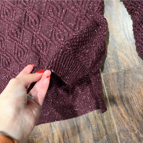 Time and Tru Met Burgundy Mixed Stitch Sweater Size Small - Picture 3 of 5